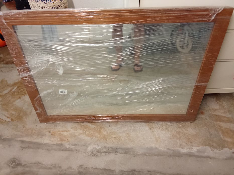 Comoda e espelho de quarto de casal