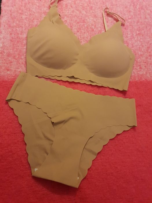 Beżowy Komplet Zestaw Bielizny Bezszwowej Biustonosz Majtki Bezszwowe