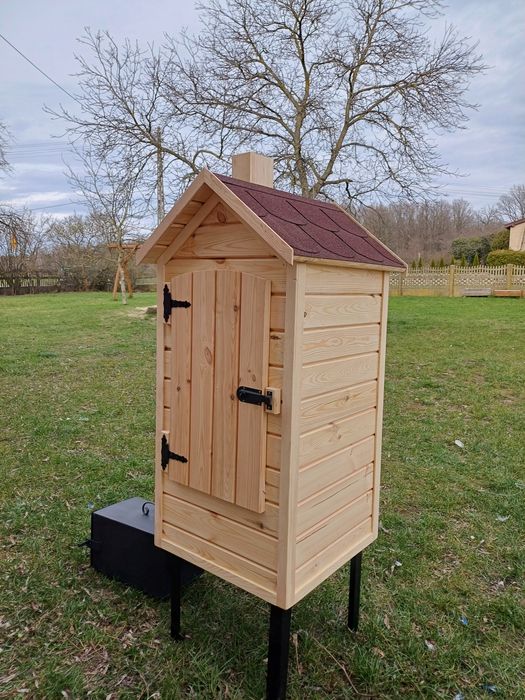 Drewniana Wędzarnia ogrodowa