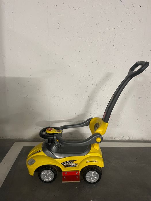 Jeździk samochodzik dla dziecka