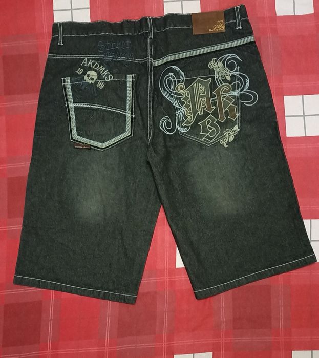 Шорти академікссс