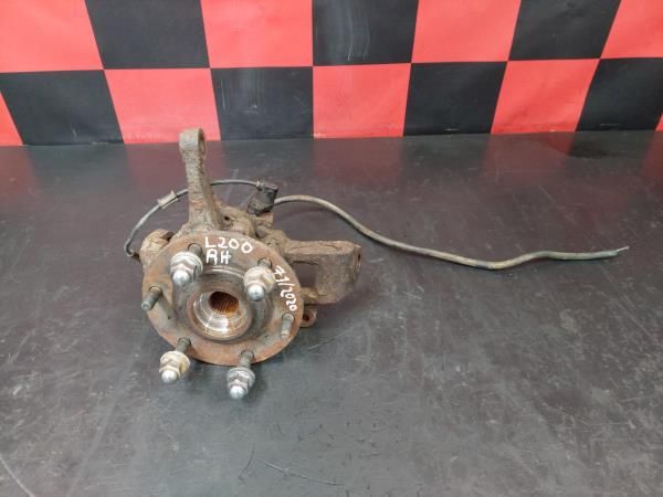 Manga de eixo frente direita MITSUBISHI L 200 / Triton Pick Up Chassis