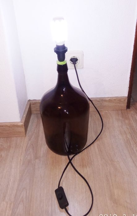 Candeeiro de garrafão