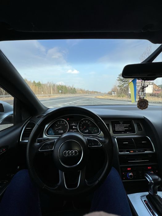 Audi Q7 S-line.