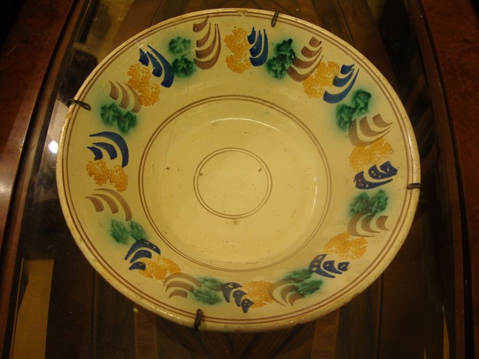 Prato fundo antigo em faiança do Ratinho