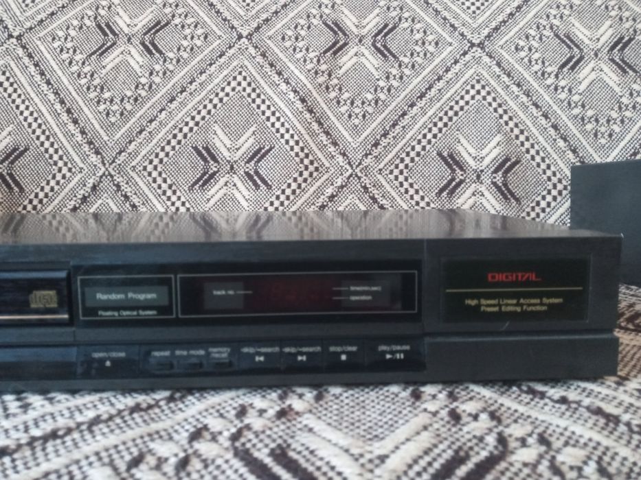 Odtwarzacz CD Technics SL-P111 czarny