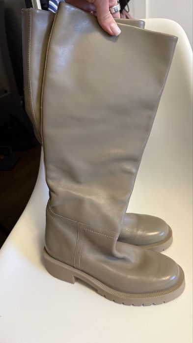 Нові шкіряні чоботи Zara 37 розмір