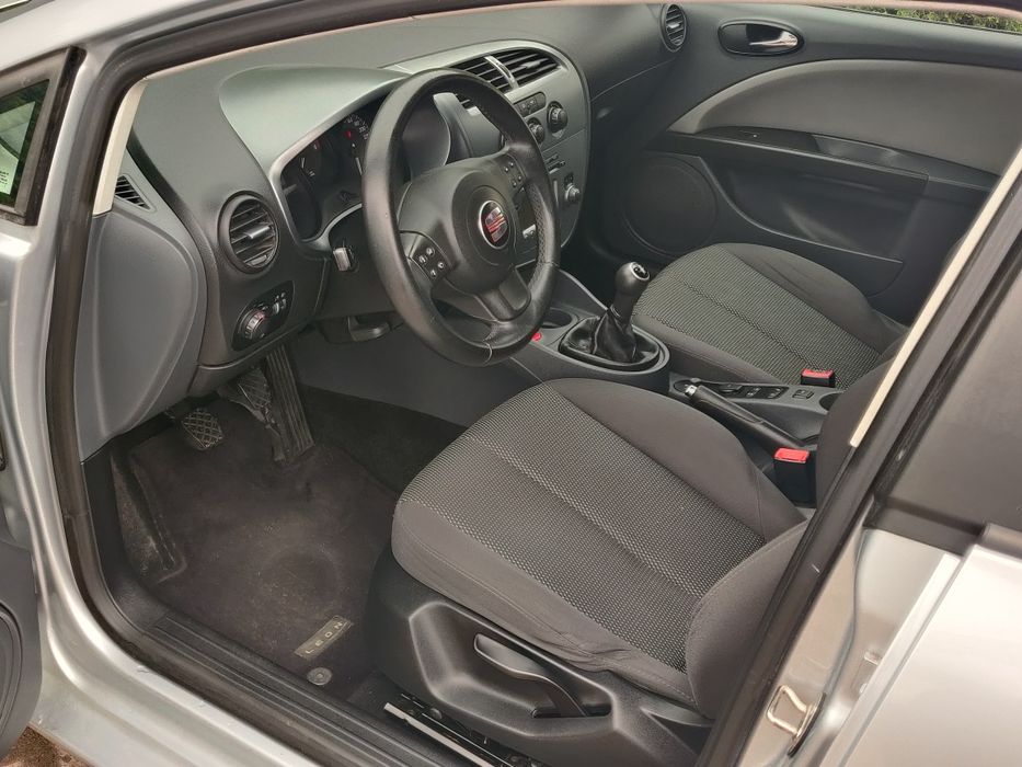 Seat Leon 1.6 MPI* KLIMA* 2 kpl. Kół* Alufelgi* 4x El szyby* HAK