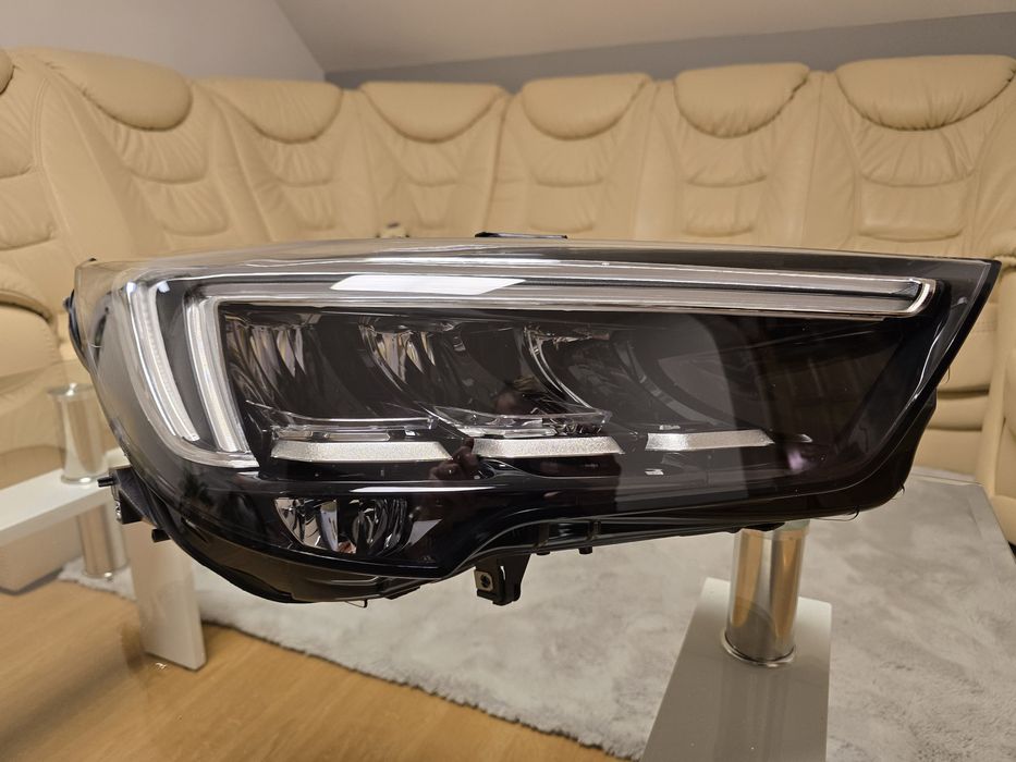 Nowy reflektor lampa prawa przednia Opel Crossland X  Led prawy przód