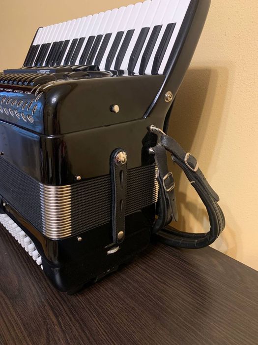 Продається аккордеон