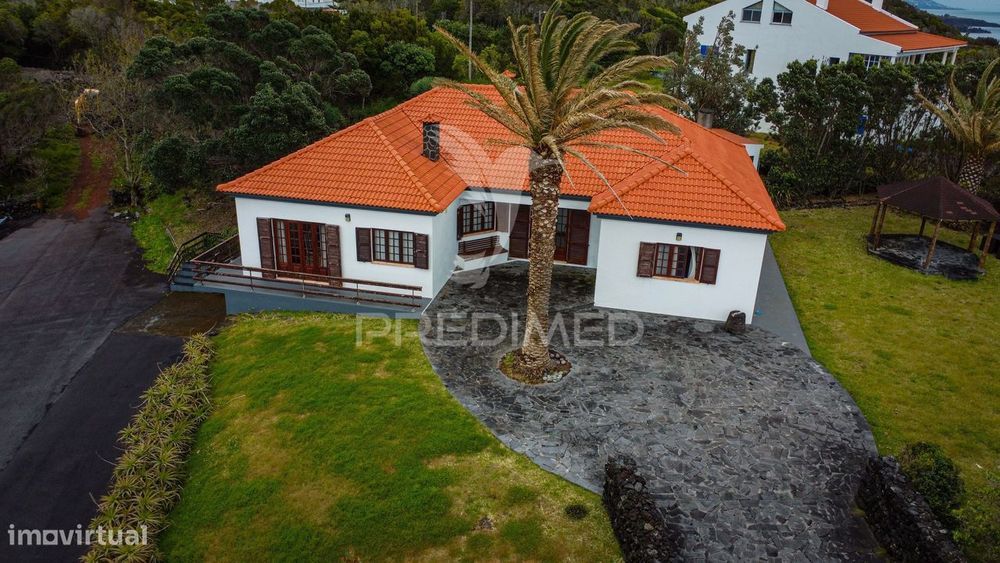 Moradia T3 na Marginal dos Casteletes – Urzelina, Ilha de São Jorge