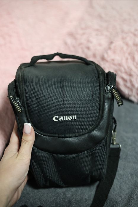 Фотоапарат Canon 1100d
