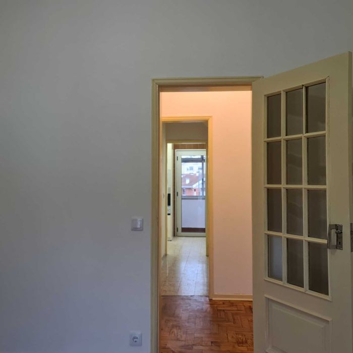 Arrenda-se T3 renovado Bairro Brinca