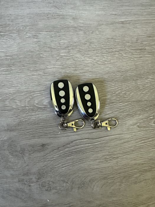 Пульти для воріт та ролетів,різні,розпродаж по 100 грн/шт