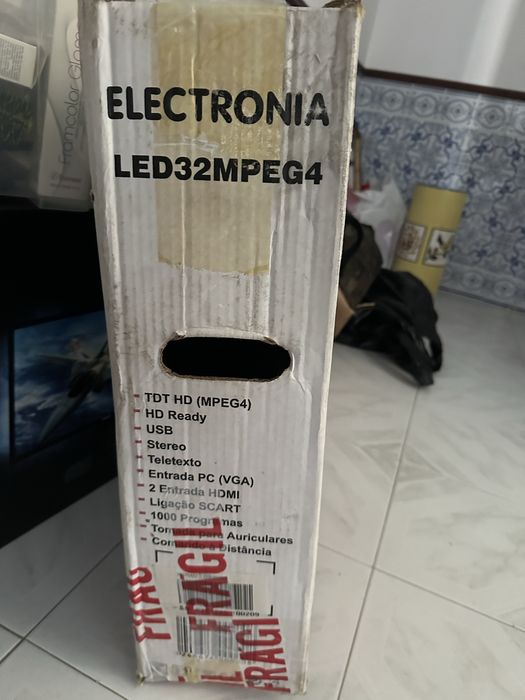 Vendo televisão usada