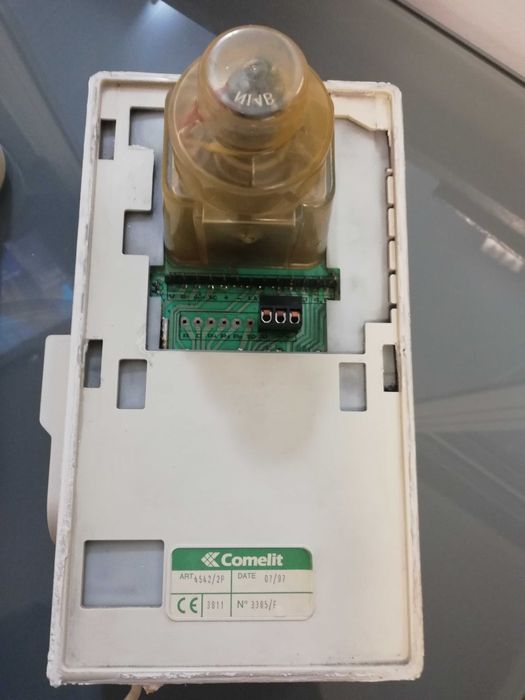 Video porteiro em ótimo estado.