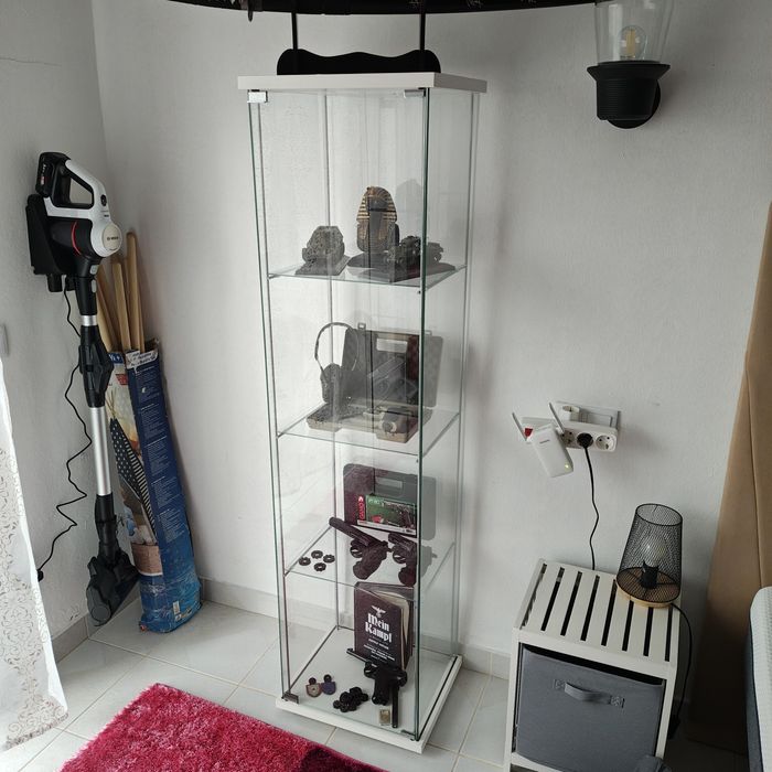 2 Vitrinas de vidro em cor branca