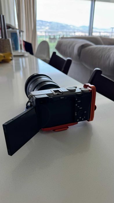 Sony A7C APENAS CORPO (sem lente) prateado full-frame, como nova