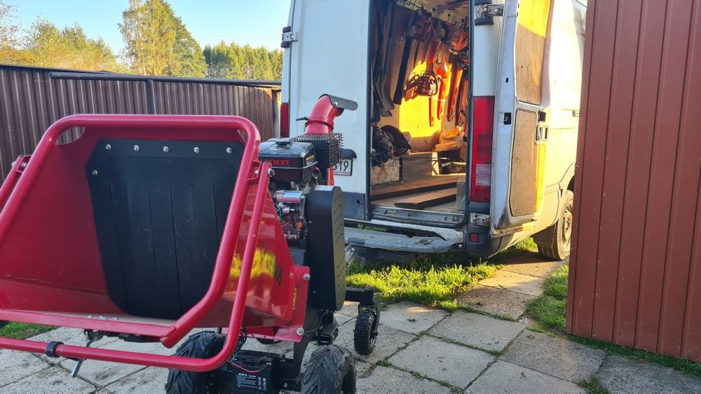 Koszenie trawy, wertykulacja, bijakowa glebogryzarka separacyjna