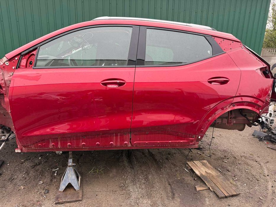 Шевроле болт двері, дверь Chevrolet Bolt Euv запчасти дверь 170H