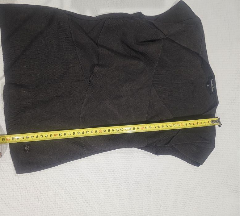 Camisola sem mangas decote bico