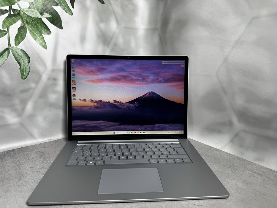 Ноутбук Microsoft Surface Laptop 4 / i7-1185G7 / 16GB / 256GB SSD / 15" Touch / Уцінка