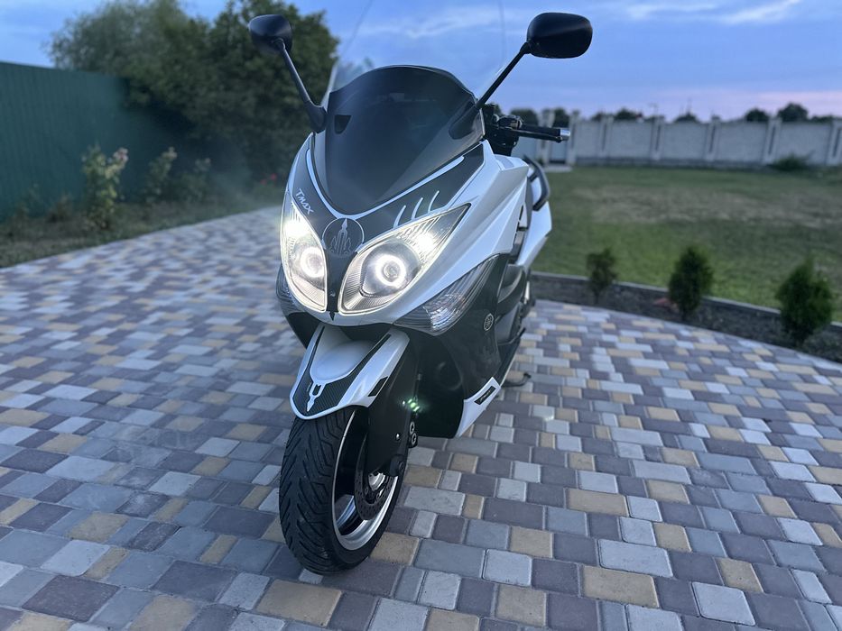 Yamaha T-MAX ювілейна версія.