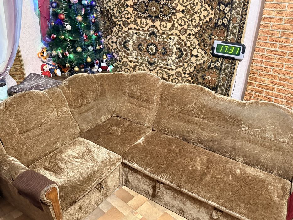 Продам диван угловой