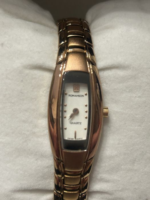 Часы женские Romanson