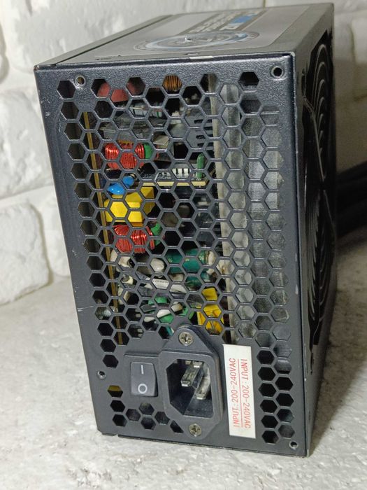 Блок живлення ZALMAN 600W 80 PLUS 8+8pin GPU 4+4pin CPU на ПЛОМБІ!