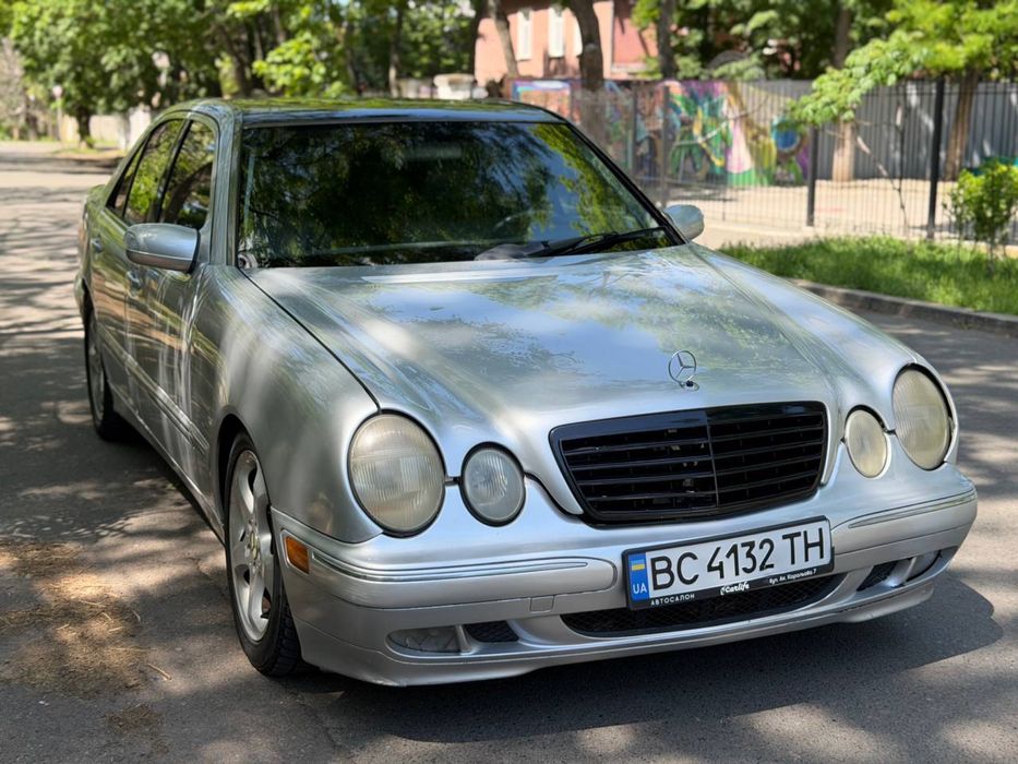 Продам Mercedes-Benz W210 E320 2001 року.