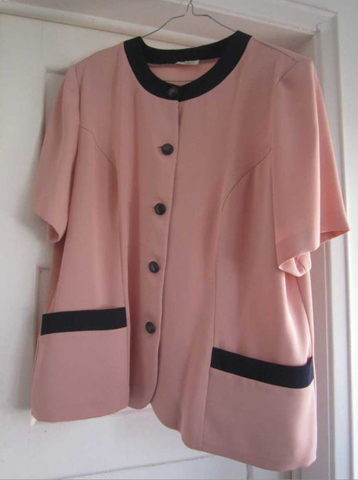 Camisa salmão Aradu´s T50, botões à frente e manga curta
