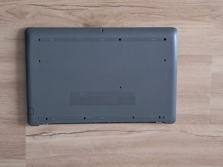 carcaça de um HP64738474862979123