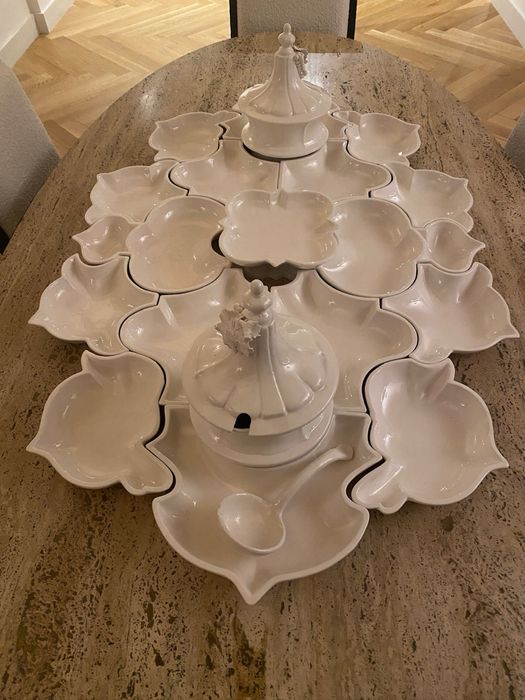 Conjunto de Travessas em Cerâmica Branca – 30+ Peças – Design Elegante