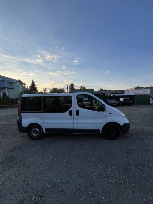 Opel Vivaro robot