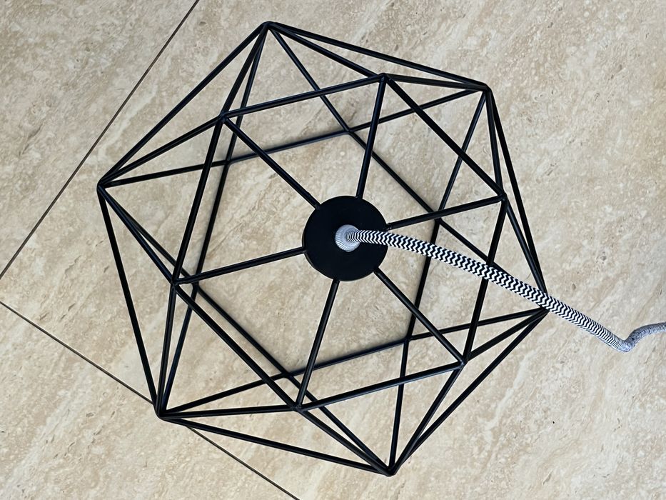 Lampa pokojowa w stylu industrialnym, czarna, hexagon