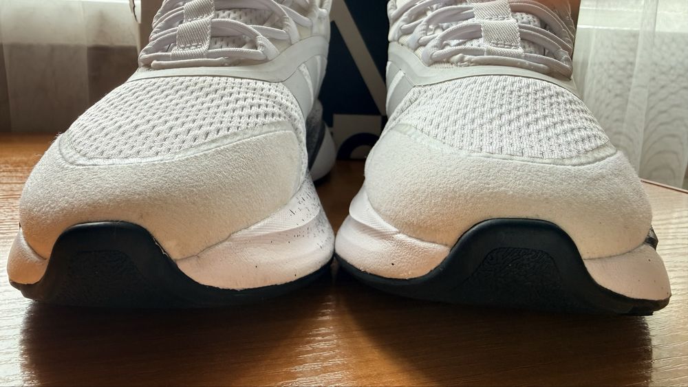 Кросівки adidas alpharesponse  41,5 розмір