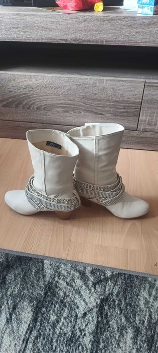 Sprzedam buty damskie
