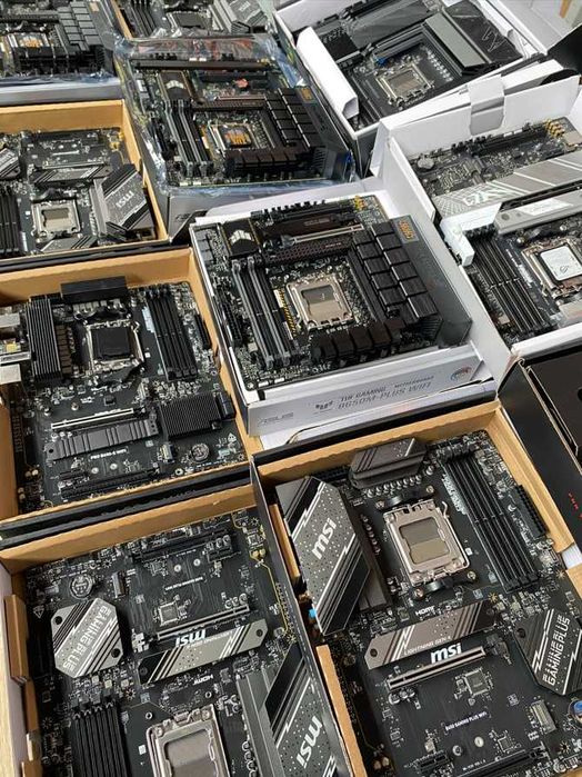 ОПТ / Материнські плати з Європи / MSI, ASUS ROG / Коробка K26875-893/ до ремонту