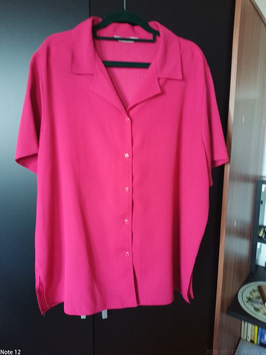 Letnia bluzka zapinana na guziki