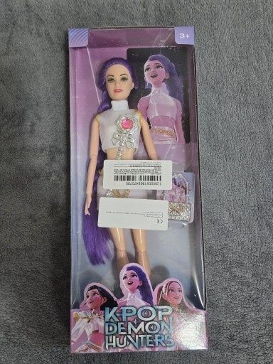 Lalka Rumi z zespołu Huntrix  k pop Demon hunters