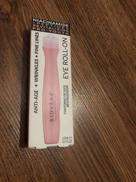 Biovene roller pod oczy serum niacynamid peptydy 15 ml kulka metalowa