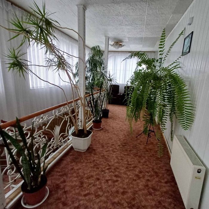 Продам будинок поруч з центром