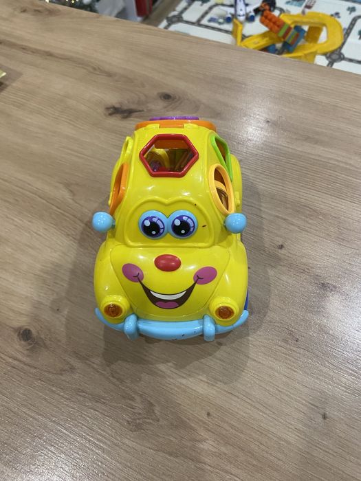 Машинка сортер , музична , іздить сама