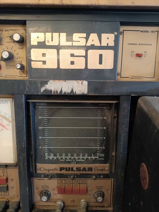 Maquina de diagnóstico anos 80 funcional , ideal para decoração