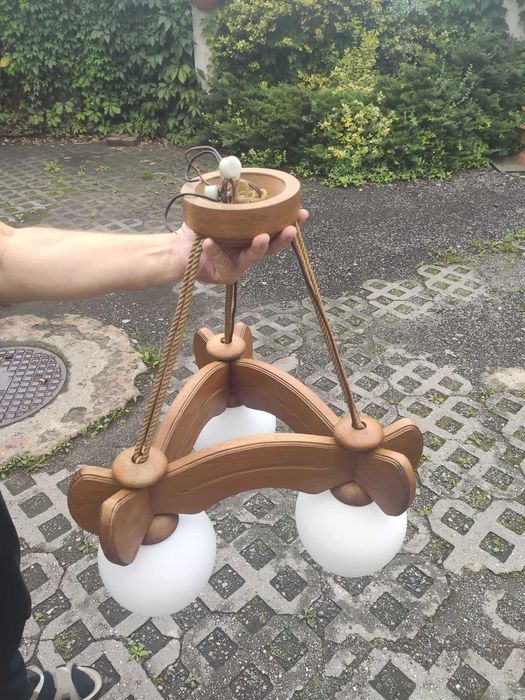 Sprzedam lampę z klaszami