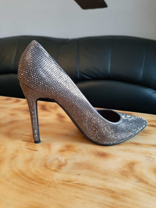 Damskie buty na obcasie