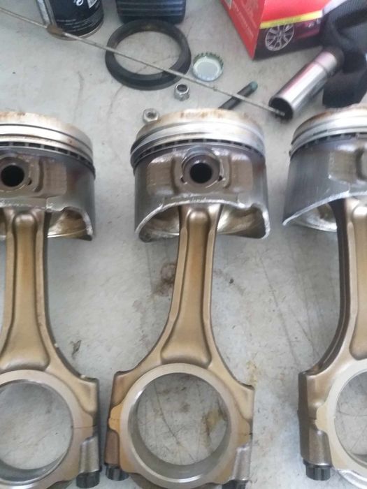 Tłoki i korbowody 2jz GTE.