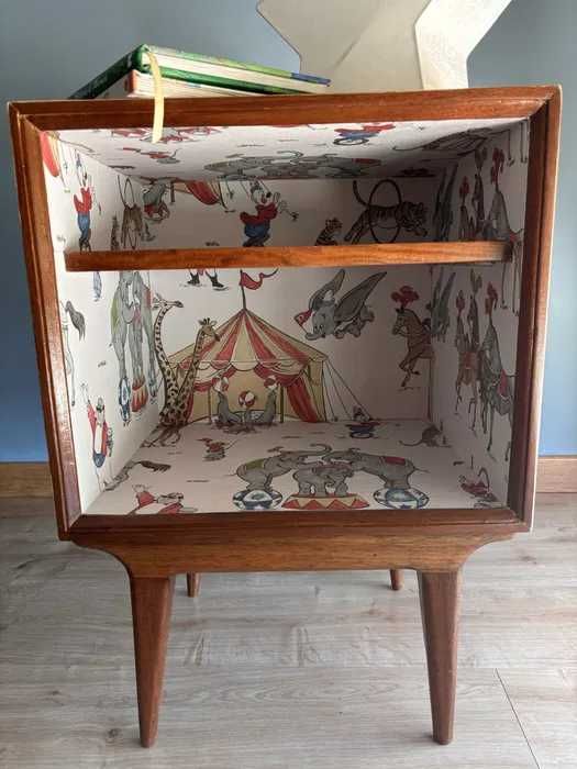 Mesa de cabeceira infantil vintage