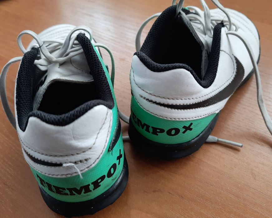 Buty na hale turfy NIKE TIEMPOX rozm. 32
